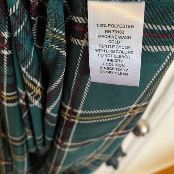 Melissa Paige flowy green plaid top size XL with ruching - Picture 3 of 6